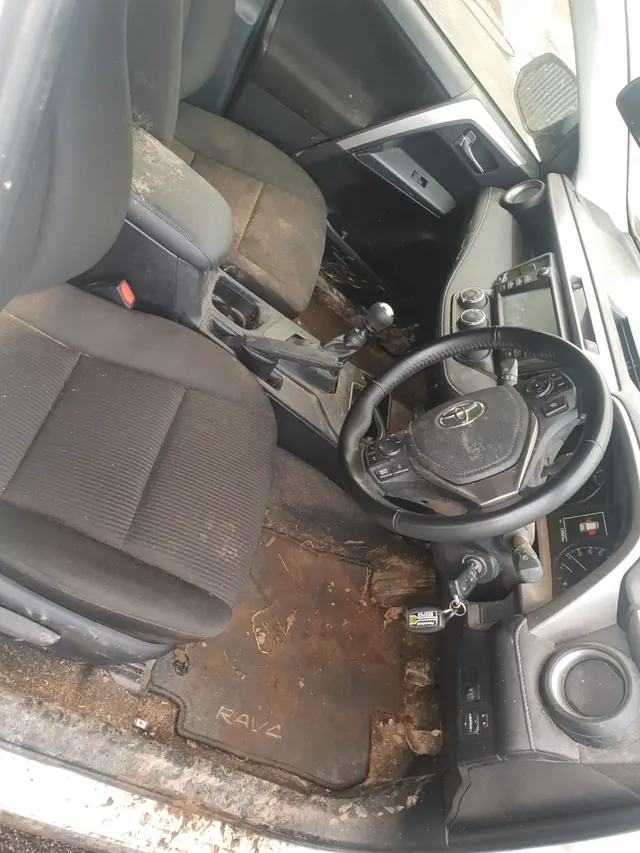 Toyota RAV4 — Interior Valet before